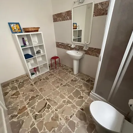 Rajanzino بيت ضيافة *